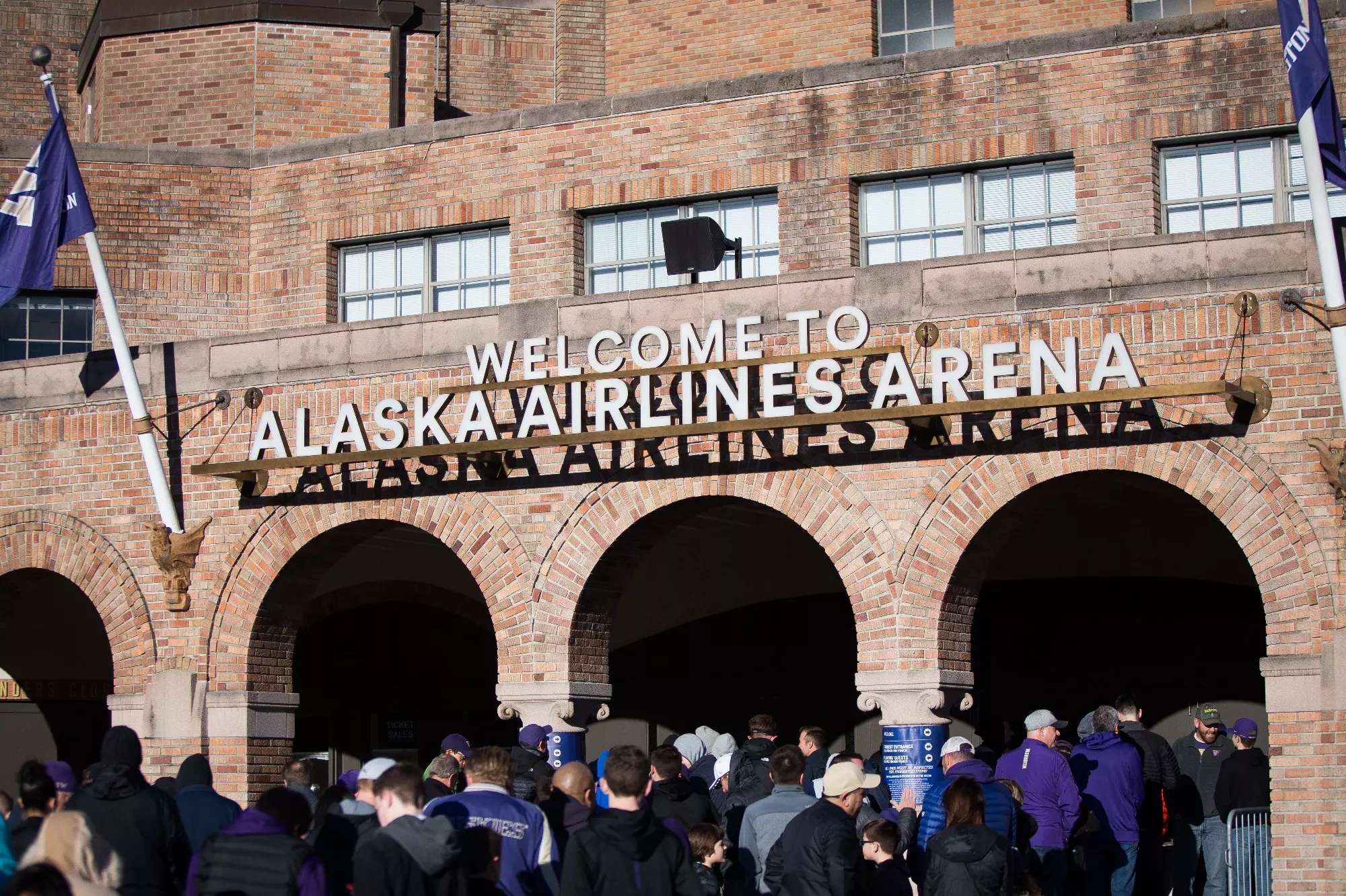alaska airlines arena entrance