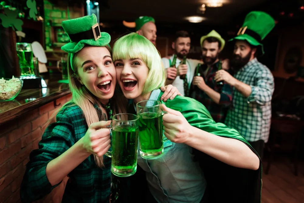 Why Themed Irish Pub Party with Bartenders Make Your St. Paddy's Day One to Remember