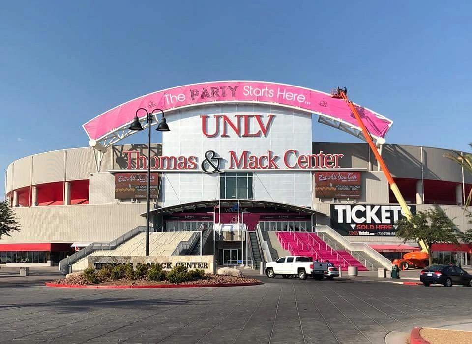 thomas mack center entrance